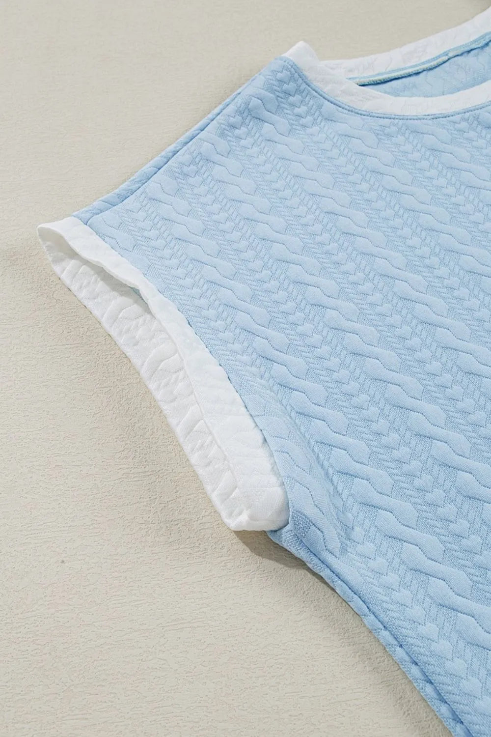 Textured contrast edge top front view