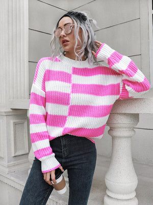 Stylish colorblock sweater with dropped shoulders front look