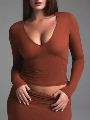 Soft fabric V-neck long sleeve crop top front