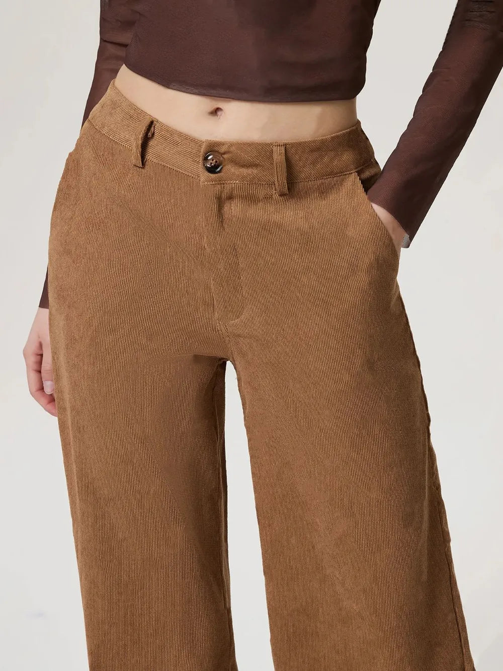 Alt: Front style of wide leg pants with pockets