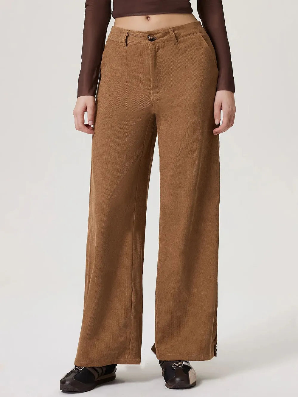 Wide leg pants with pockets modern front look